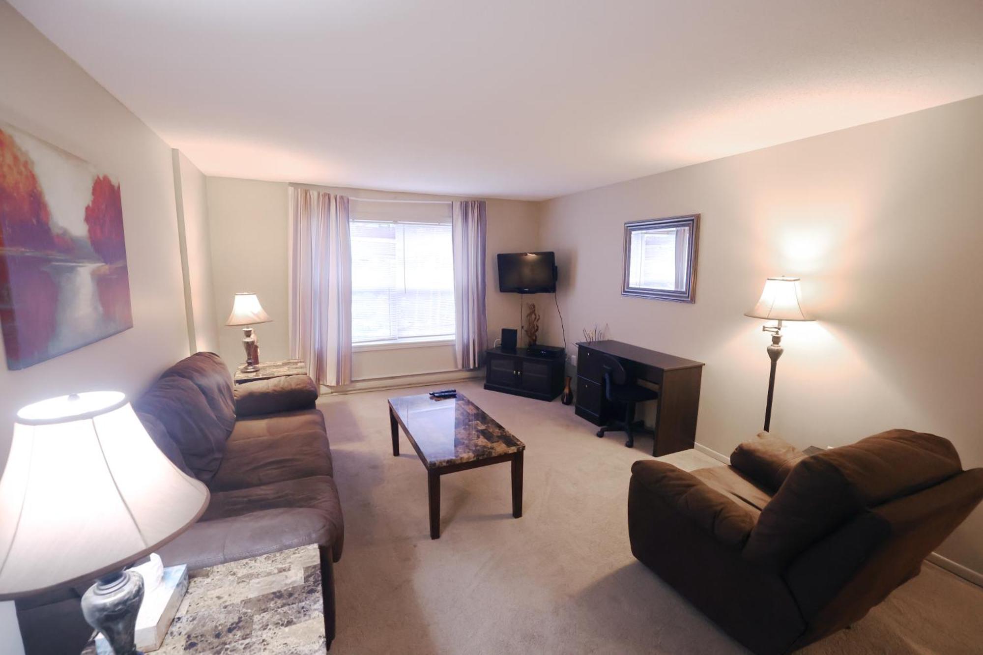 Paris Plaza Apartment Elliot Lake ภายนอก รูปภาพ