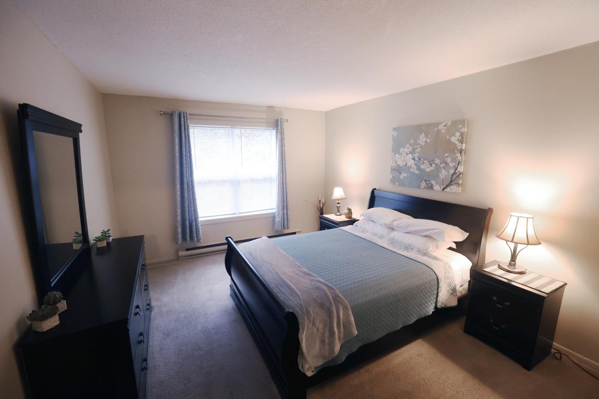 Paris Plaza Apartment Elliot Lake ภายนอก รูปภาพ