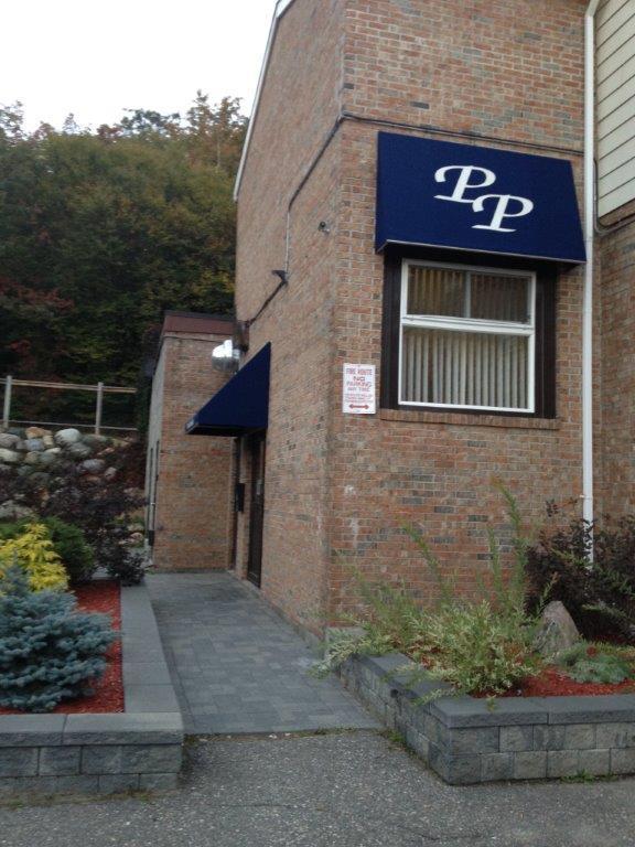 Paris Plaza Apartment Elliot Lake ภายนอก รูปภาพ
